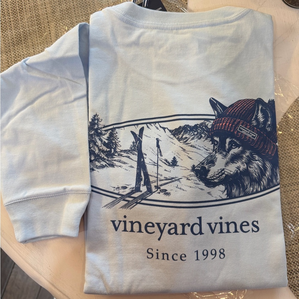 Vineyard Vines brand new with the tag men’s long sleeve T-shirt.  Size M